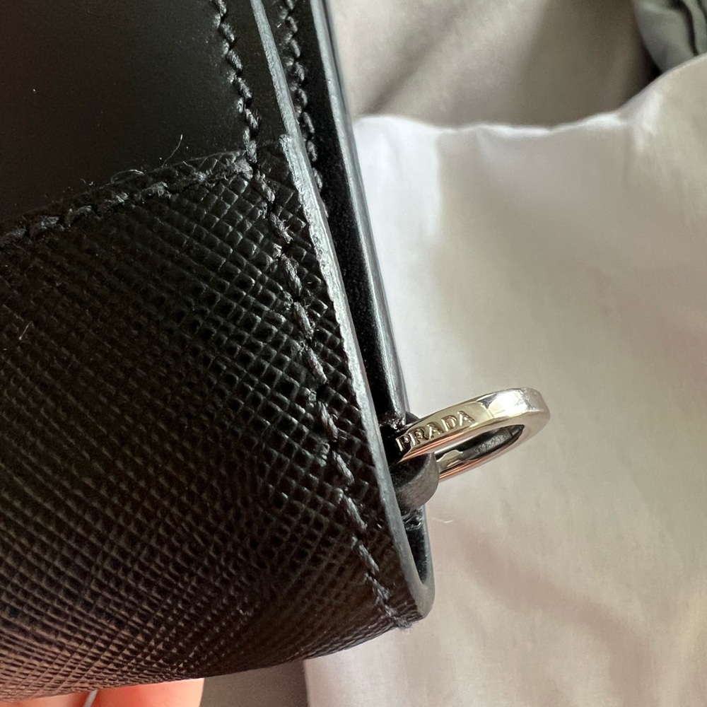 Authentic PRADA saffiano leather handbag - Picture 8 of 13